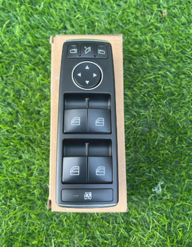 Кнопки стеклоподъемника от Mercedes Benz ML GL w166
